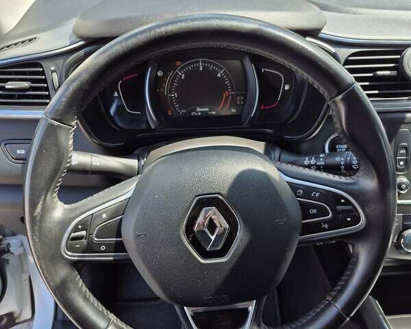 Белый Рено Kadjar, объемом двигателя 1.46 л и пробегом 177 тыс. км за 16600 $, фото 14 на Automoto.ua