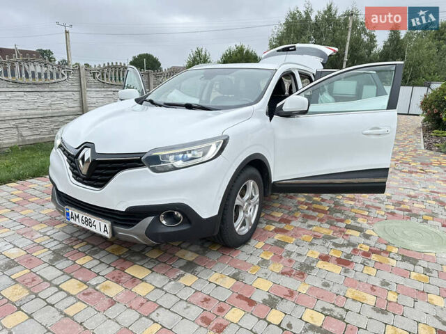 Білий Рено Kadjar, об'ємом двигуна 1.6 л та пробігом 210 тис. км за 13799 $, фото 8 на Automoto.ua