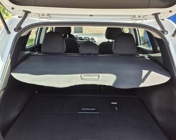 Белый Рено Kadjar, объемом двигателя 1.46 л и пробегом 177 тыс. км за 16600 $, фото 17 на Automoto.ua