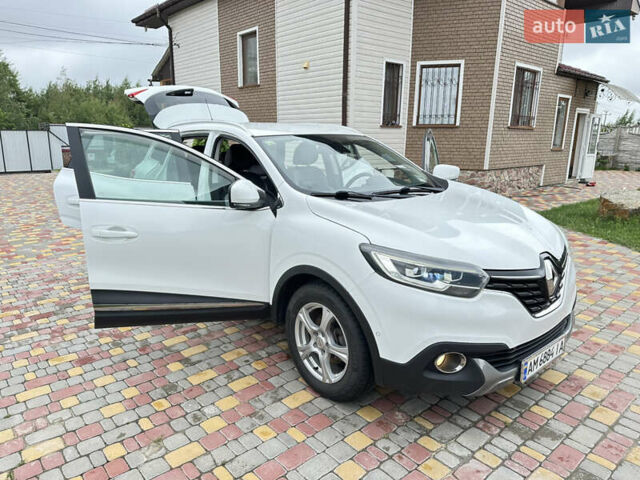 Білий Рено Kadjar, об'ємом двигуна 1.6 л та пробігом 210 тис. км за 13799 $, фото 10 на Automoto.ua