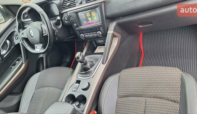 Белый Рено Kadjar, объемом двигателя 1.5 л и пробегом 119 тыс. км за 15800 $, фото 66 на Automoto.ua