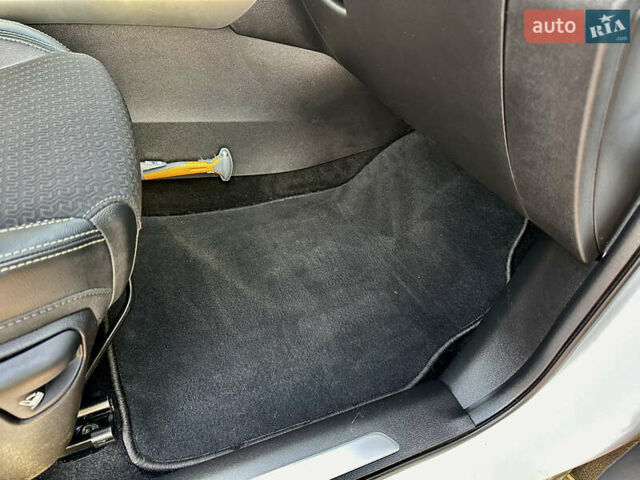 Белый Рено Kadjar, объемом двигателя 1.5 л и пробегом 230 тыс. км за 16000 $, фото 60 на Automoto.ua