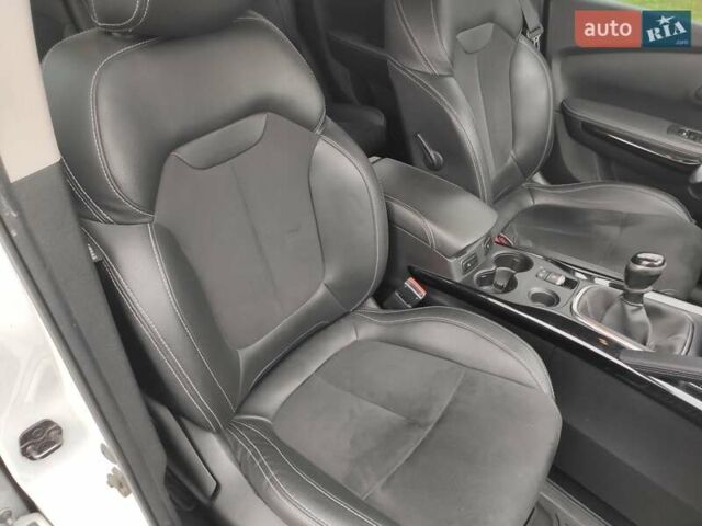 Белый Рено Kadjar, объемом двигателя 1.46 л и пробегом 210 тыс. км за 17200 $, фото 15 на Automoto.ua