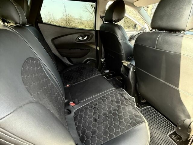 Белый Рено Kadjar, объемом двигателя 1.5 л и пробегом 250 тыс. км за 14700 $, фото 4 на Automoto.ua