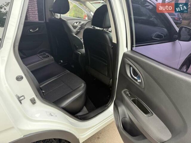Белый Рено Kadjar, объемом двигателя 1.46 л и пробегом 192 тыс. км за 17700 $, фото 13 на Automoto.ua
