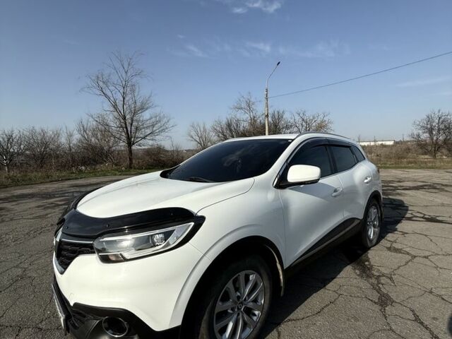 Белый Рено Kadjar, объемом двигателя 1.5 л и пробегом 250 тыс. км за 14700 $, фото 2 на Automoto.ua