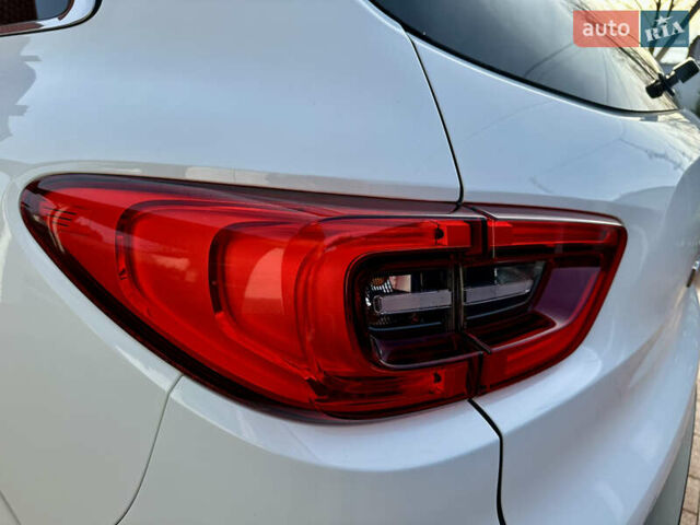 Белый Рено Kadjar, объемом двигателя 1.5 л и пробегом 230 тыс. км за 16000 $, фото 9 на Automoto.ua