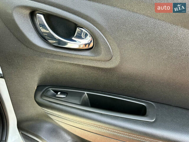 Белый Рено Kadjar, объемом двигателя 1.5 л и пробегом 230 тыс. км за 16000 $, фото 40 на Automoto.ua