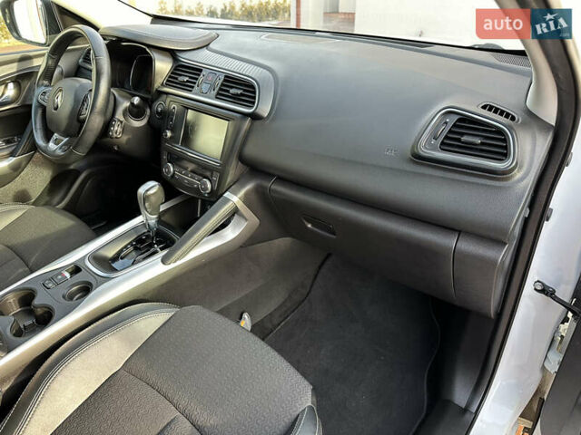 Белый Рено Kadjar, объемом двигателя 1.5 л и пробегом 230 тыс. км за 16000 $, фото 62 на Automoto.ua