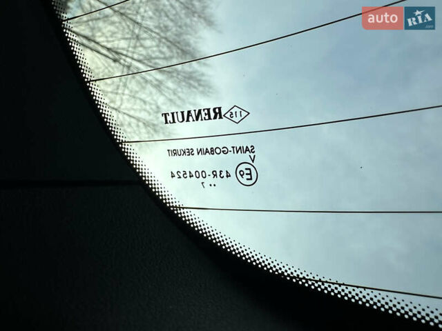 Белый Рено Kadjar, объемом двигателя 1.5 л и пробегом 230 тыс. км за 16000 $, фото 27 на Automoto.ua