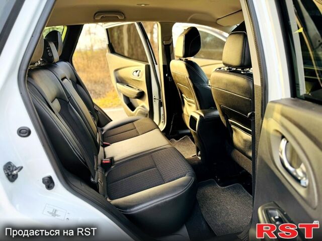 Белый Рено Kadjar, объемом двигателя 16 л и пробегом 49 тыс. км за 16800 $, фото 11 на Automoto.ua