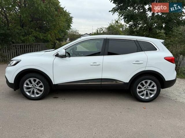 Белый Рено Kadjar, объемом двигателя 1.46 л и пробегом 192 тыс. км за 17700 $, фото 2 на Automoto.ua