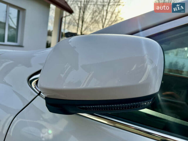 Белый Рено Kadjar, объемом двигателя 1.5 л и пробегом 230 тыс. км за 16000 $, фото 5 на Automoto.ua