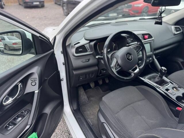Белый Рено Kadjar, объемом двигателя 1.5 л и пробегом 202 тыс. км за 14700 $, фото 5 на Automoto.ua