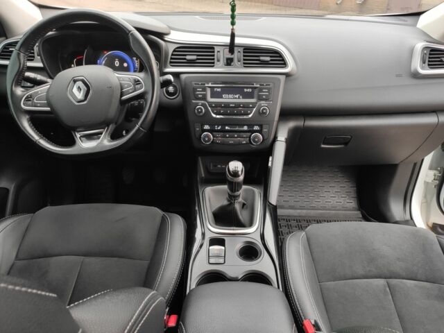 Білий Рено Kadjar, об'ємом двигуна 1.5 л та пробігом 210 тис. км за 17200 $, фото 5 на Automoto.ua
