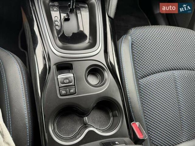 Белый Рено Kadjar, объемом двигателя 1.46 л и пробегом 192 тыс. км за 17700 $, фото 14 на Automoto.ua
