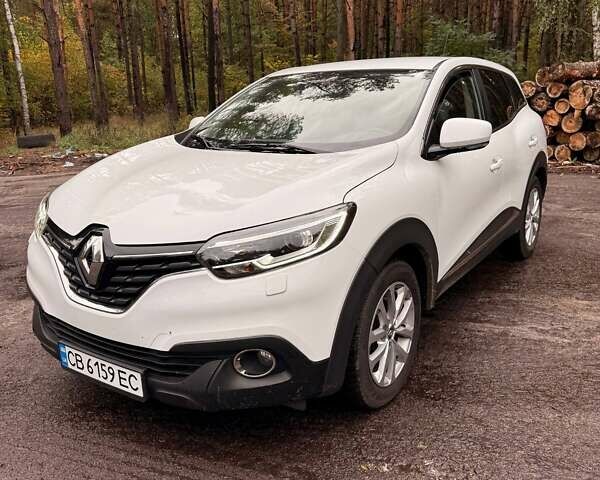Белый Рено Kadjar, объемом двигателя 1.46 л и пробегом 225 тыс. км за 16000 $, фото 2 на Automoto.ua
