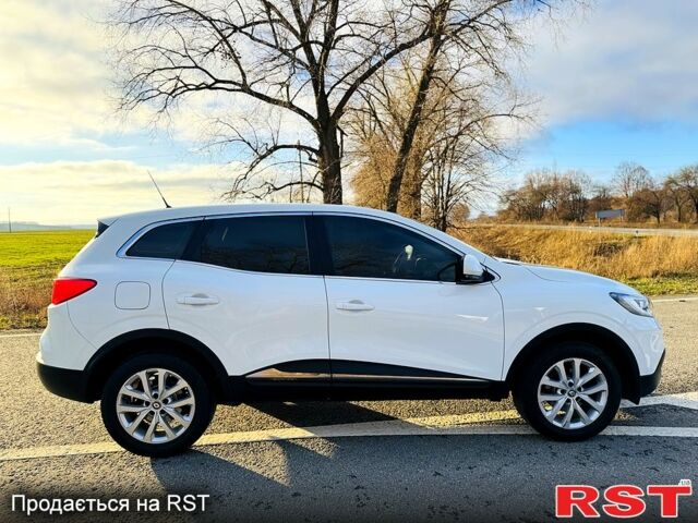 Белый Рено Kadjar, объемом двигателя 16 л и пробегом 49 тыс. км за 16800 $, фото 1 на Automoto.ua