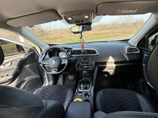 Белый Рено Kadjar, объемом двигателя 1.5 л и пробегом 250 тыс. км за 14700 $, фото 7 на Automoto.ua