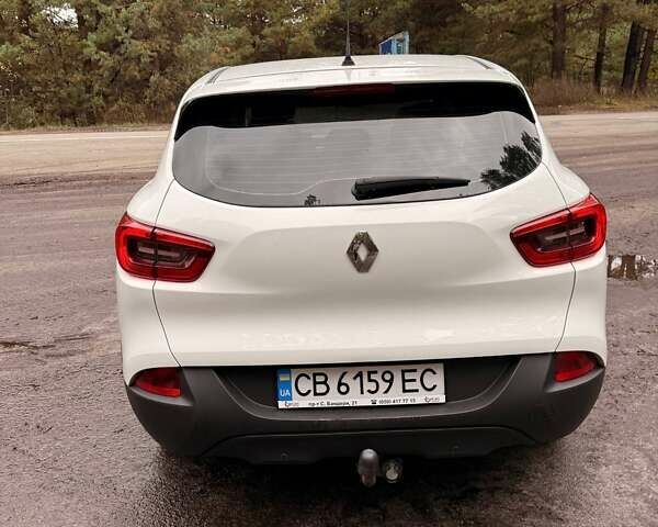 Белый Рено Kadjar, объемом двигателя 1.46 л и пробегом 225 тыс. км за 16000 $, фото 1 на Automoto.ua