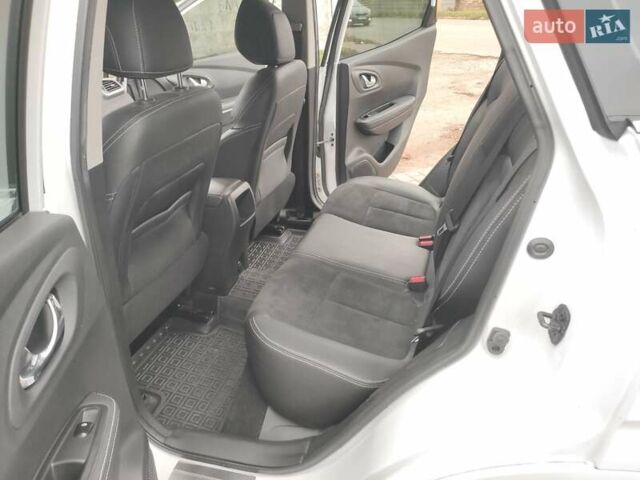 Белый Рено Kadjar, объемом двигателя 1.46 л и пробегом 210 тыс. км за 17200 $, фото 19 на Automoto.ua