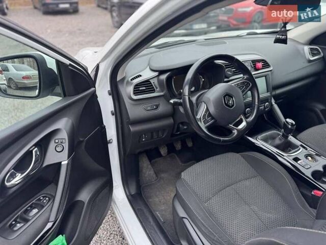 Білий Рено Kadjar, об'ємом двигуна 1.5 л та пробігом 202 тис. км за 14700 $, фото 4 на Automoto.ua