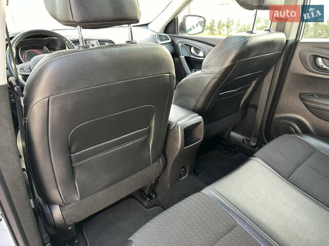 Белый Рено Kadjar, объемом двигателя 1.5 л и пробегом 230 тыс. км за 16000 $, фото 50 на Automoto.ua