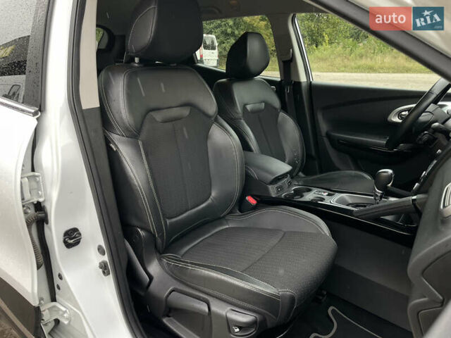 Білий Рено Kadjar, об'ємом двигуна 1.5 л та пробігом 200 тис. км за 16899 $, фото 33 на Automoto.ua