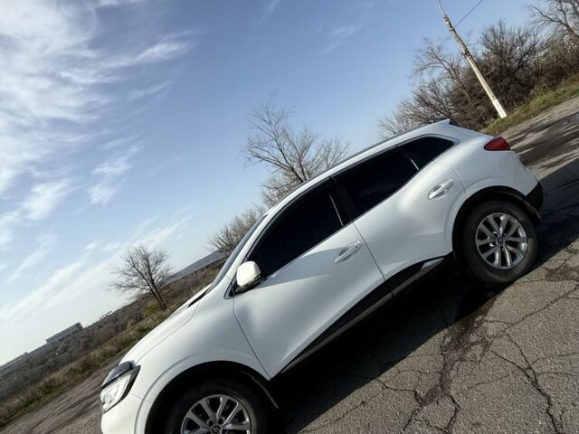 Белый Рено Kadjar, объемом двигателя 1.5 л и пробегом 250 тыс. км за 14700 $, фото 6 на Automoto.ua