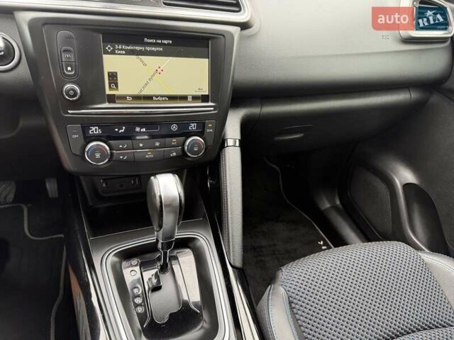 Белый Рено Kadjar, объемом двигателя 1.46 л и пробегом 192 тыс. км за 17700 $, фото 17 на Automoto.ua