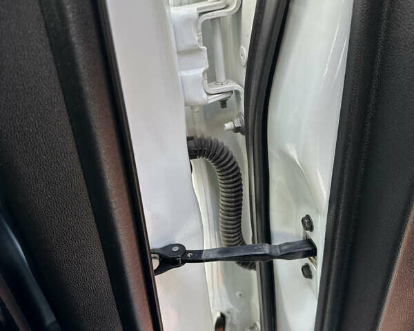 Белый Рено Kadjar, объемом двигателя 1.5 л и пробегом 230 тыс. км за 16000 $, фото 41 на Automoto.ua