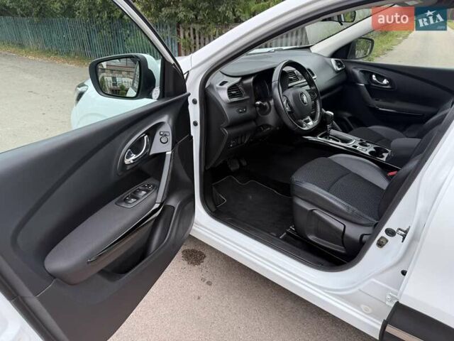 Белый Рено Kadjar, объемом двигателя 1.46 л и пробегом 192 тыс. км за 17700 $, фото 10 на Automoto.ua
