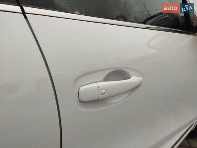 Белый Рено Kadjar, объемом двигателя 1.46 л и пробегом 210 тыс. км за 17200 $, фото 12 на Automoto.ua