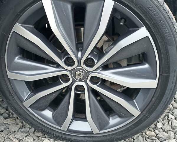 Белый Рено Kadjar, объемом двигателя 1.46 л и пробегом 182 тыс. км за 16800 $, фото 4 на Automoto.ua