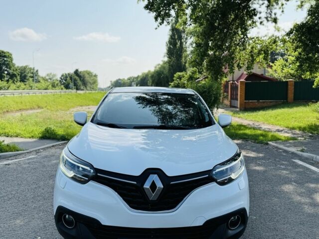 Белый Рено Kadjar, объемом двигателя 1.6 л и пробегом 67 тыс. км за 16500 $, фото 2 на Automoto.ua