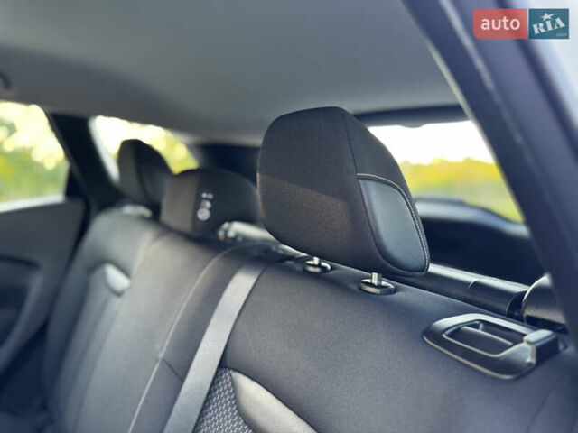 Белый Рено Kadjar, объемом двигателя 1.5 л и пробегом 155 тыс. км за 17700 $, фото 76 на Automoto.ua