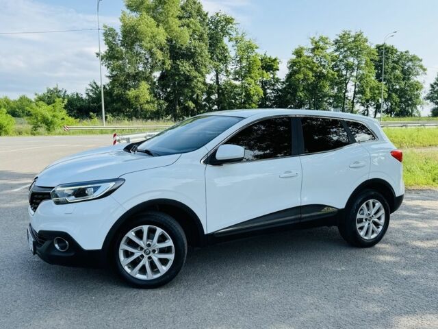 Белый Рено Kadjar, объемом двигателя 1.6 л и пробегом 67 тыс. км за 16500 $, фото 3 на Automoto.ua