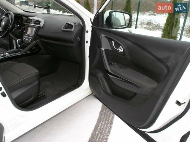 Белый Рено Kadjar, объемом двигателя 1.5 л и пробегом 230 тыс. км за 15500 $, фото 9 на Automoto.ua