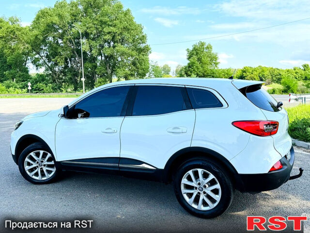 Белый Рено Kadjar, объемом двигателя 1.6 л и пробегом 67 тыс. км за 18500 $, фото 6 на Automoto.ua