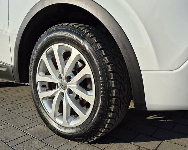 Белый Рено Kadjar, объемом двигателя 1.5 л и пробегом 230 тыс. км за 15500 $, фото 7 на Automoto.ua