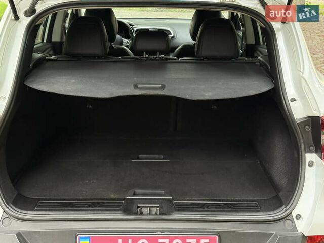 Белый Рено Kadjar, объемом двигателя 1.5 л и пробегом 182 тыс. км за 15500 $, фото 36 на Automoto.ua