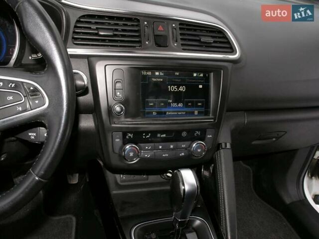Белый Рено Kadjar, объемом двигателя 1.5 л и пробегом 230 тыс. км за 15500 $, фото 16 на Automoto.ua