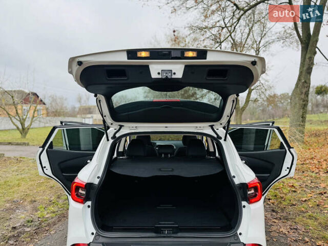 Белый Рено Kadjar, объемом двигателя 1.5 л и пробегом 67 тыс. км за 18500 $, фото 17 на Automoto.ua