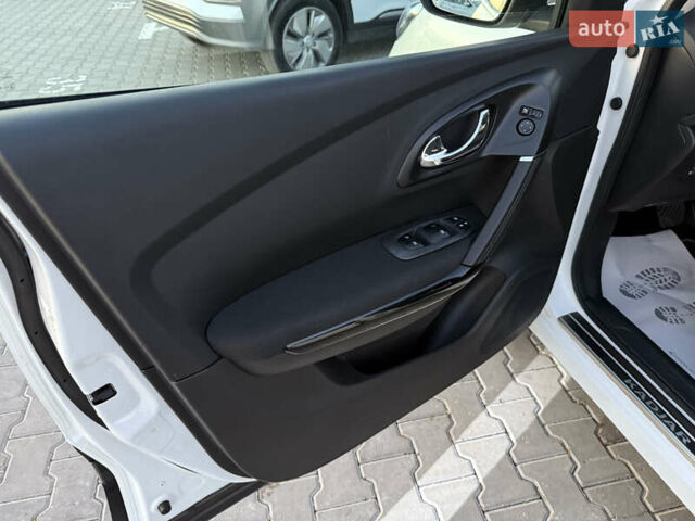 Белый Рено Kadjar, объемом двигателя 1.5 л и пробегом 219 тыс. км за 17250 $, фото 31 на Automoto.ua