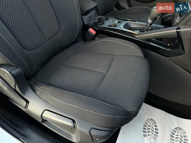 Белый Рено Kadjar, объемом двигателя 1.5 л и пробегом 219 тыс. км за 16600 $, фото 20 на Automoto.ua