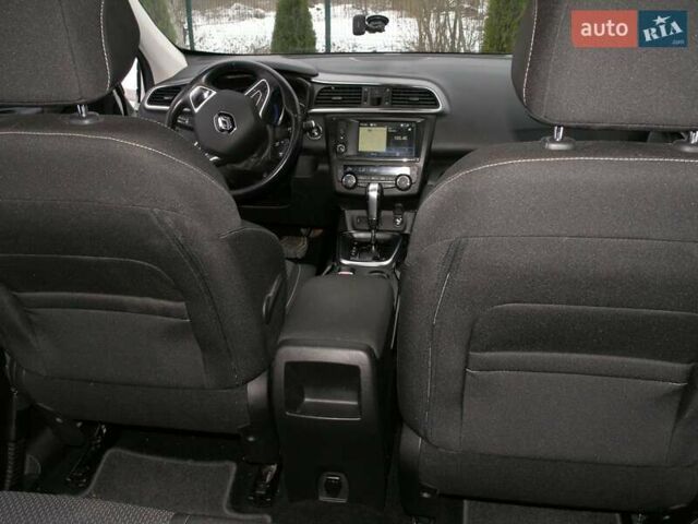 Белый Рено Kadjar, объемом двигателя 1.5 л и пробегом 230 тыс. км за 15500 $, фото 11 на Automoto.ua
