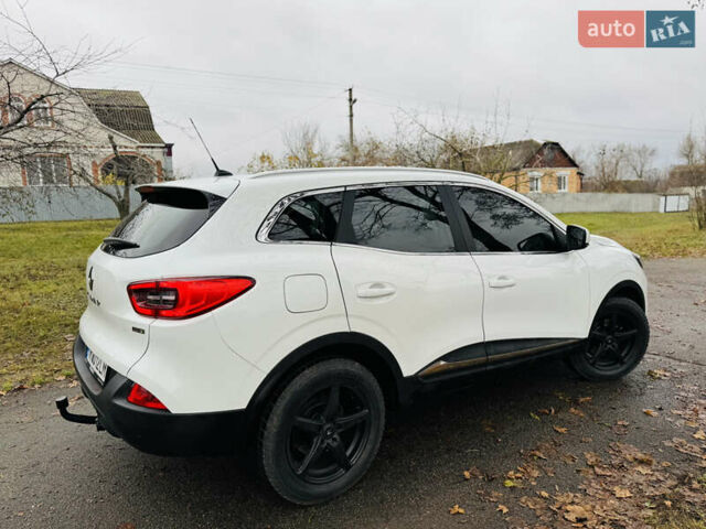 Белый Рено Kadjar, объемом двигателя 1.5 л и пробегом 67 тыс. км за 18500 $, фото 2 на Automoto.ua