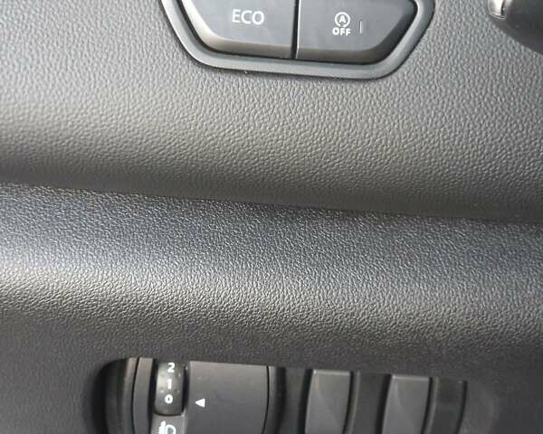 Білий Рено Kadjar, об'ємом двигуна 1.46 л та пробігом 222 тис. км за 17700 $, фото 45 на Automoto.ua