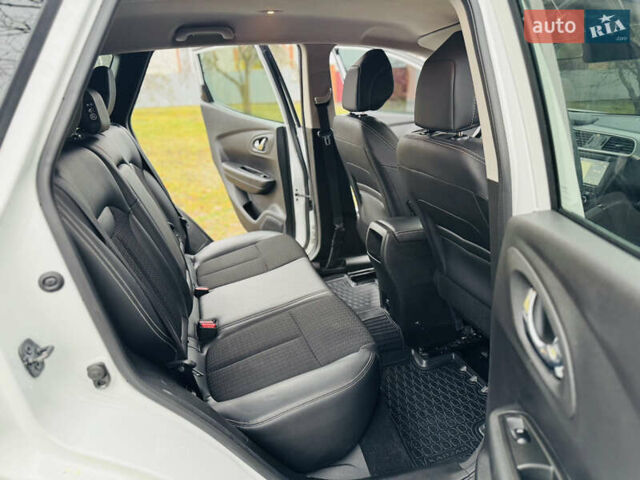 Белый Рено Kadjar, объемом двигателя 1.5 л и пробегом 67 тыс. км за 18500 $, фото 16 на Automoto.ua