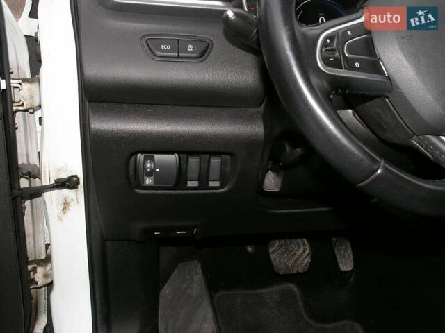Белый Рено Kadjar, объемом двигателя 1.5 л и пробегом 230 тыс. км за 15500 $, фото 21 на Automoto.ua